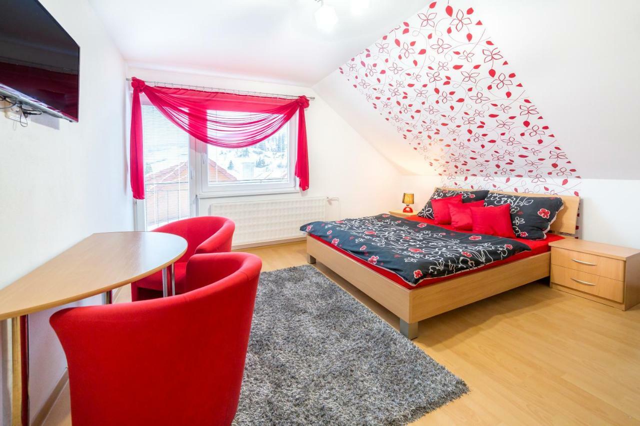Apartmanovy Dom Adriana Zuberec Exterior photo